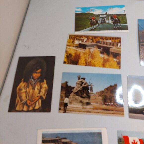 46 Vtg Canadian Postcards Various Provinces - Picture 9 of 12